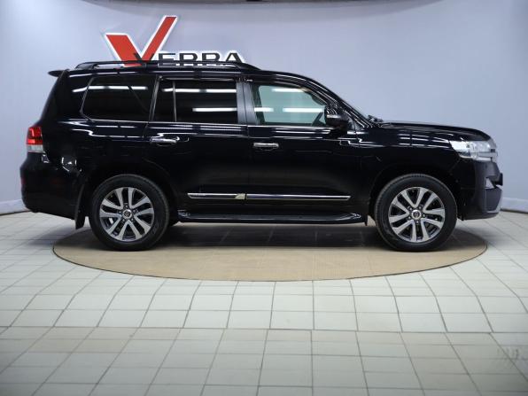 Toyota Land Cruiser 200 Series Рестайлинг 2 с пробегом 2016 года, цена 6 750 000 рублей, 215120 км, внедорожник, Автокод Объявления