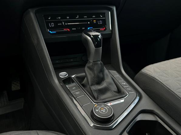 Volkswagen Tiguan II Рестайлинг с пробегом 2021 года, цена 3 632 400 рублей, 22362 км, внедорожник, Автокод Объявления