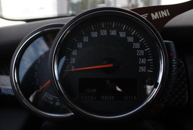 Mini Hatch III (F55/F56) с пробегом 2014 года, цена 1 675 000 рублей, 92633 км, хэтчбек, Автокод Объявления