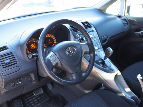 Toyota Auris I с пробегом 2008 года, цена 699 000 рублей, 133218 км, хэтчбек, Автокод Объявления