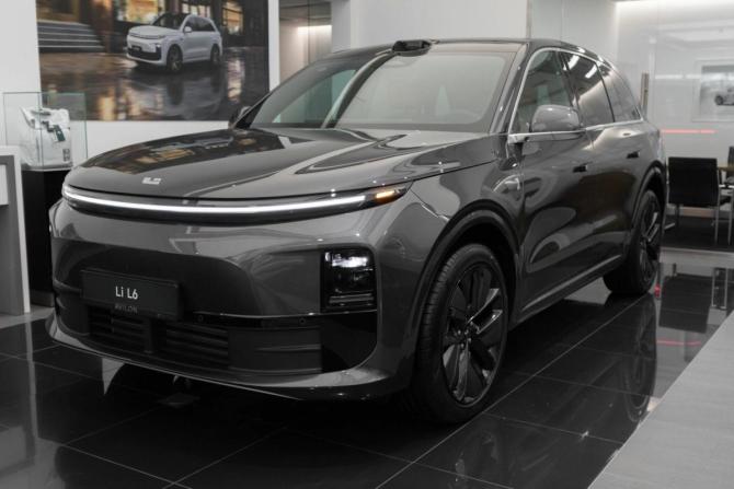 Новый Li Auto (Lixiang) L6 2025 года, цена 8 990 000 рублей, внедорожник, Автокод Объявления