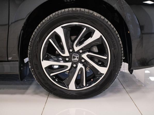 Honda Stepwgn V с пробегом 2015 года, цена 1 848 000 рублей, 106338 км, минивэн, Автокод Объявления