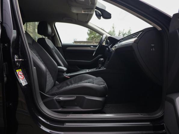 Volkswagen Passat B8 с пробегом 2017 года, цена 2 399 000 рублей, 86000 км, седан, Автокод Объявления