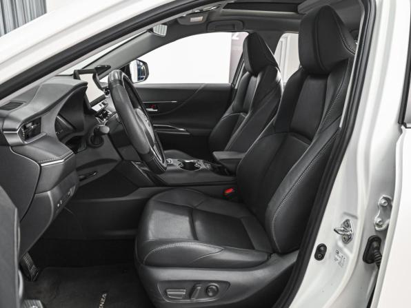 Toyota Venza II с пробегом 2023 года, цена 4 730 000 рублей, 34212 км, внедорожник, Автокод Объявления