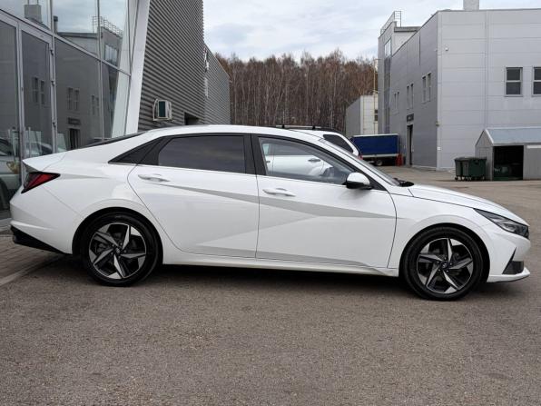 Hyundai Elantra VII (CN7) с пробегом 2022 года, цена 1 999 000 рублей, 90000 км, седан, Автокод Объявления