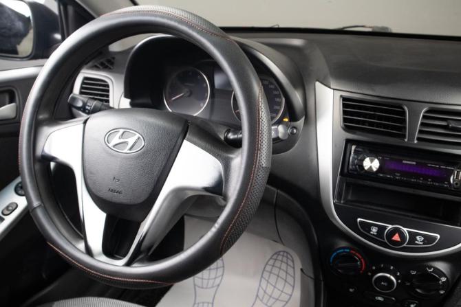 Hyundai Solaris I с пробегом 2013 года, цена 649 000 рублей, 261000 км, седан, Автокод Объявления