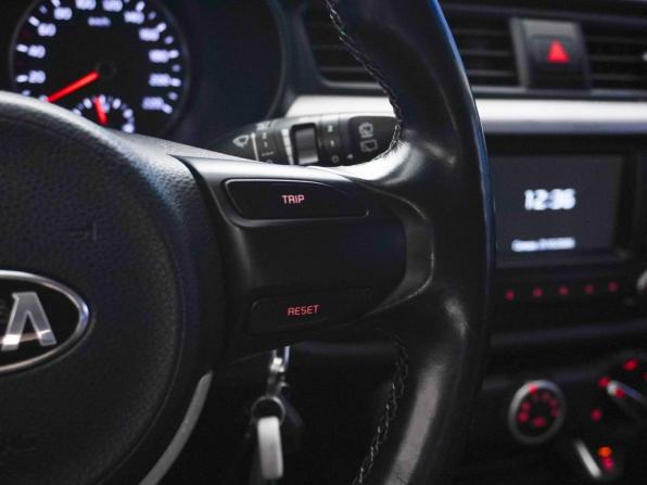 Kia Rio IV с пробегом 2018 года, цена 1 399 046 рублей, 130648 км, хэтчбек, Автокод Объявления