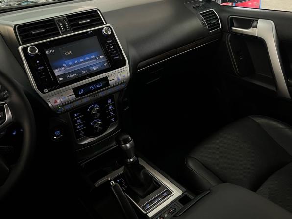 Toyota Land Cruiser Prado 150 Series Рестайлинг 2 с пробегом 2018 года, цена 4 750 000 рублей, 89426 км, внедорожник, Автокод Объявления