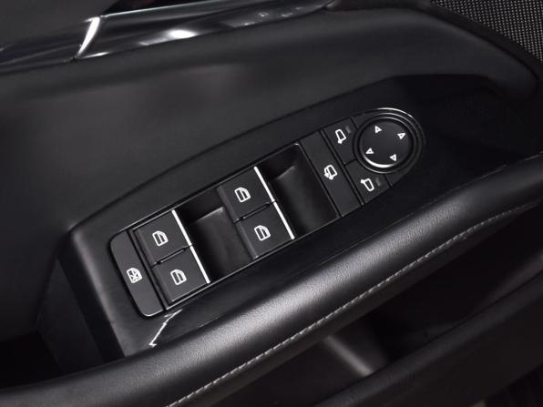 Mazda 3 IV (BP) с пробегом 2019 года, цена 2 374 995 рублей, 14650 км, седан, Автокод Объявления