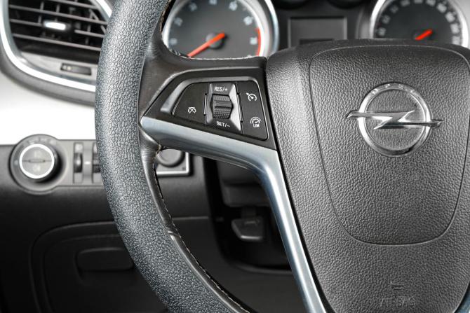 Opel Mokka I с пробегом 2013 года, цена 1 049 000 рублей, 155038 км, внедорожник, Автокод Объявления