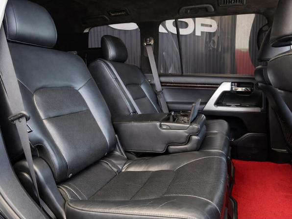 Toyota Land Cruiser 200 Series Рестайлинг 1 с пробегом 2012 года, цена 3 300 000 рублей, 213531 км, внедорожник, Автокод Объявления
