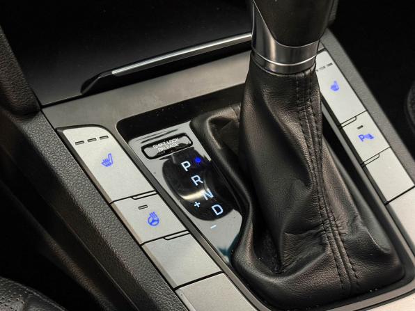 Hyundai Elantra VI (AD) с пробегом 2016 года, цена 1 575 000 рублей, 130497 км, седан, Автокод Объявления