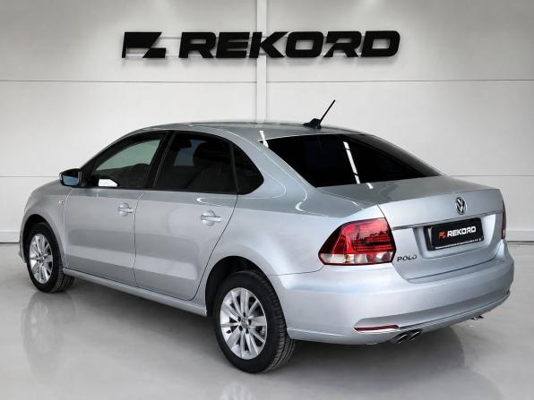 Volkswagen Polo V Рестайлинг с пробегом 2017 года, цена 1 419 000 рублей, 62500 км, седан, Автокод Объявления