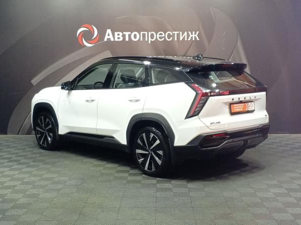Geely Atlas II с пробегом 2024 года, цена 3 750 000 рублей, 2000 км, внедорожник, Автокод Объявления