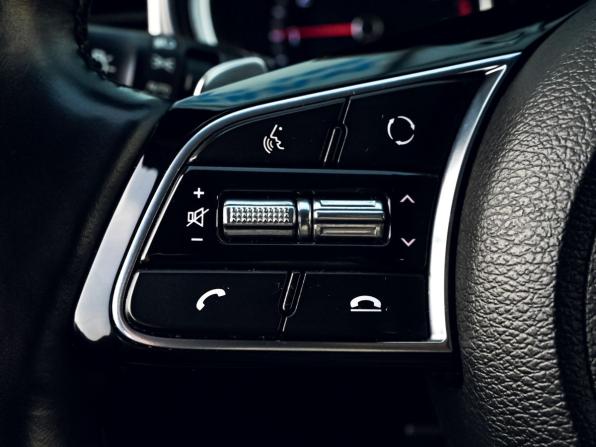 Kia Ceed III с пробегом 2019 года, цена 1 799 000 рублей, 101000 км, универсал, Автокод Объявления