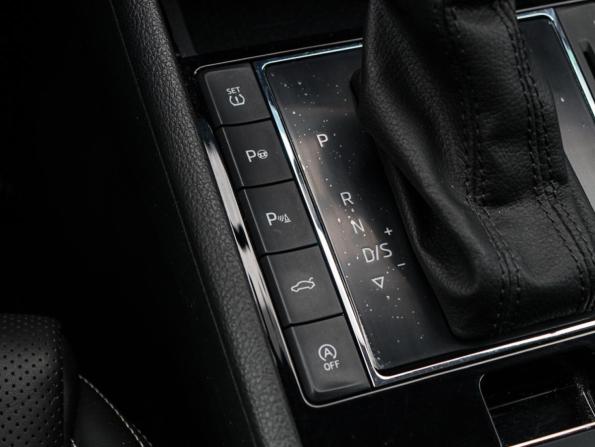 Skoda Superb III Рестайлинг с пробегом 2024 года, цена 3 690 000 рублей, 37160 км, лифтбек, Автокод Объявления