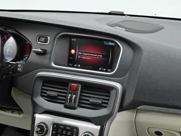 Volvo V40 Cross Country I с пробегом 2015 года, цена 1 599 000 рублей, 156000 км, хэтчбек, Автокод Объявления