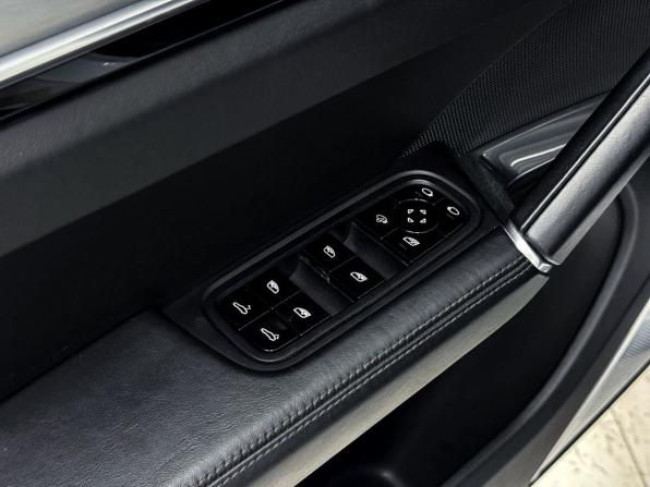 Porsche Cayenne III с пробегом 2019 года, цена 10 300 000 рублей, 64859 км, внедорожник, Автокод Объявления