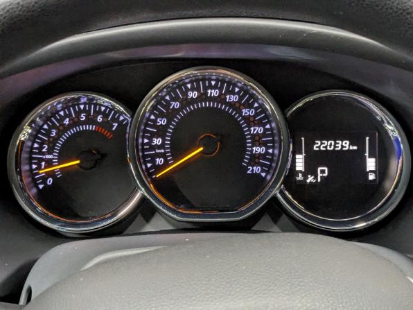 Renault Sandero II Рестайлинг с пробегом 2021 года, цена 1 590 000 рублей, 22038 км, хэтчбек, Автокод Объявления