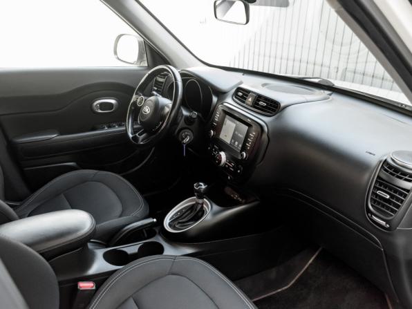 Kia Soul II Рестайлинг с пробегом 2017 года, цена 1 165 000 рублей, 179719 км, хэтчбек, Автокод Объявления