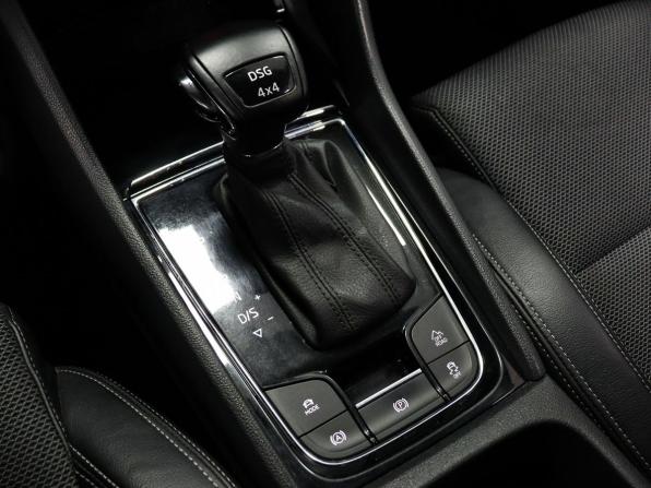 Skoda Karoq I с пробегом 2021 года, цена 2 449 000 рублей, 61308 км, внедорожник, Автокод Объявления