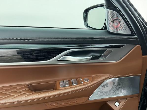 BMW 7 серии VI (G11/G12) Рестайлинг с пробегом 2019 года, цена 6 990 000 рублей, 70164 км, седан, Автокод Объявления