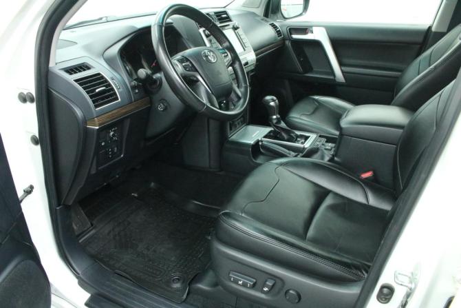 Toyota Land Cruiser Prado 150 Series Рестайлинг 2 с пробегом 2019 года, цена 4 480 000 рублей, 320210 км, внедорожник, Автокод Объявления