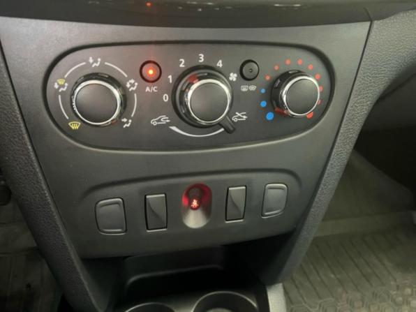 Renault Sandero II Рестайлинг с пробегом 2021 года, цена 1 132 000 рублей, 135039 км, хэтчбек, Автокод Объявления