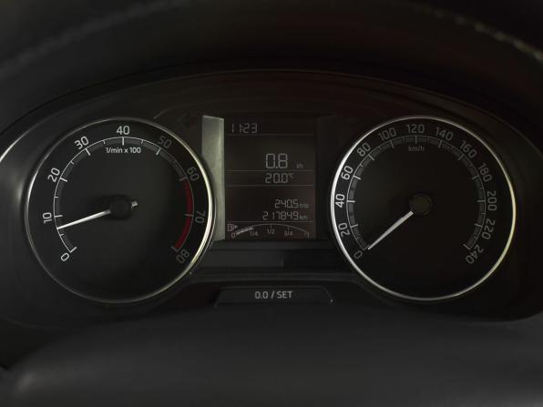 Skoda Rapid I Рестайлинг с пробегом 2018 года, цена 929 997 рублей, 217849 км, лифтбек, Автокод Объявления