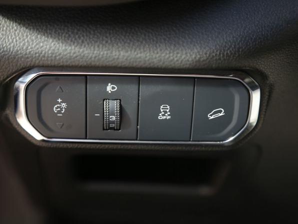Haval Jolion I с пробегом 2021 года, цена 1 389 000 рублей, 117700 км, внедорожник, Автокод Объявления