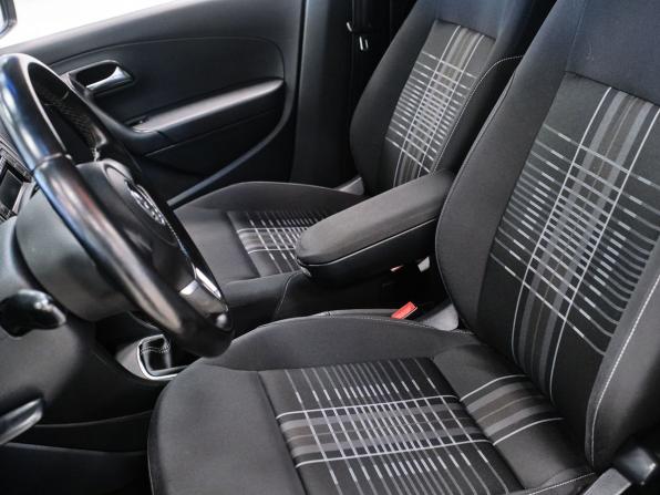 Volkswagen Polo V Рестайлинг с пробегом 2015 года, цена 1 020 000 рублей, 116687 км, седан, Автокод Объявления