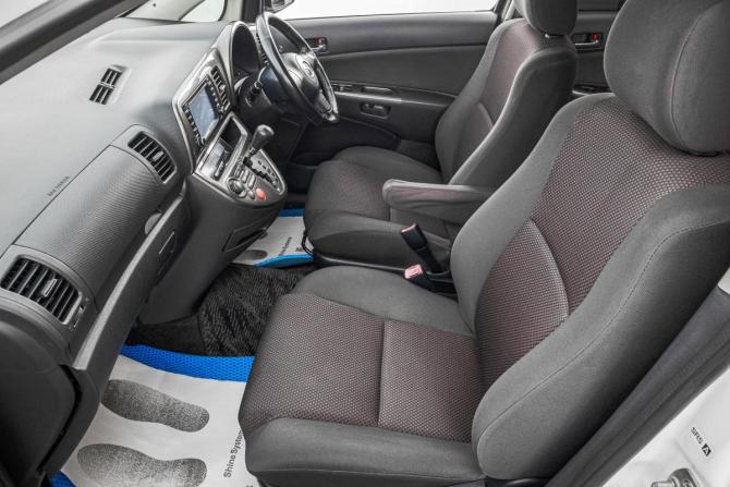Toyota Wish I с пробегом 2004 года, цена 899 000 рублей, 210000 км, компактвэн, Автокод Объявления