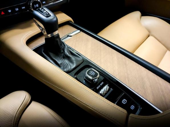 Volvo S90 II с пробегом 2020 года, цена 3 300 000 рублей, 118381 км, седан, Автокод Объявления