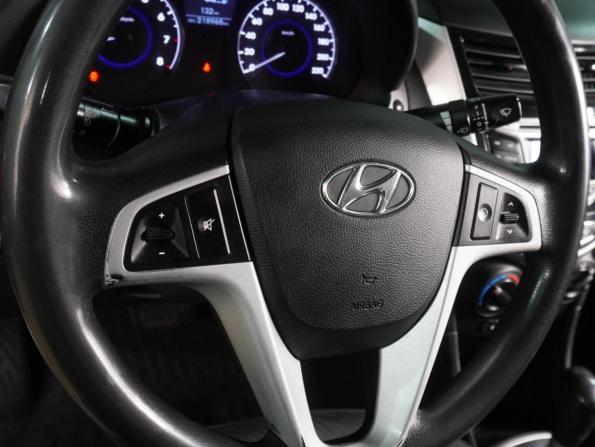 Hyundai Solaris I с пробегом 2012 года, цена 799 000 рублей, 218965 км, седан, Автокод Объявления