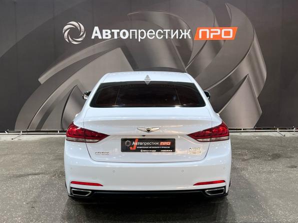 Hyundai Genesis II с пробегом 2015 года, цена 1 650 000 рублей, 208633 км, седан, Автокод Объявления