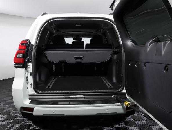 Toyota Land Cruiser Prado 150 Series Рестайлинг 2 с пробегом 2019 года, цена 4 990 000 рублей, 163270 км, внедорожник, Автокод Объявления
