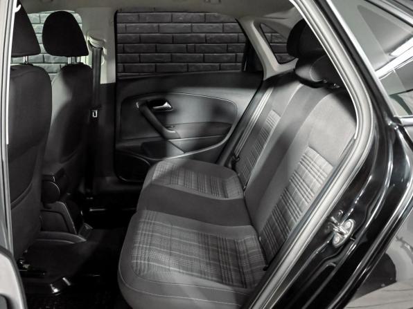 Volkswagen Polo V Рестайлинг с пробегом 2017 года, цена 1 230 000 рублей, 180932 км, седан, Автокод Объявления
