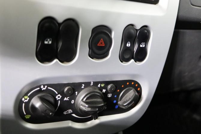 Renault Logan I Рестайлинг с пробегом 2013 года, цена 599 990 рублей, 76920 км, седан, Автокод Объявления