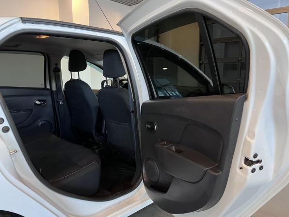 Renault Logan II Рестайлинг с пробегом 2020 года, цена 895 000 рублей, 124249 км, седан, Автокод Объявления