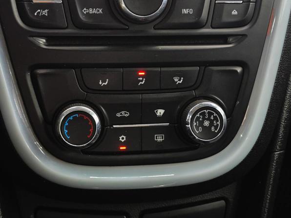 Opel Mokka I с пробегом 2013 года, цена 1 049 000 рублей, 224000 км, внедорожник, Автокод Объявления