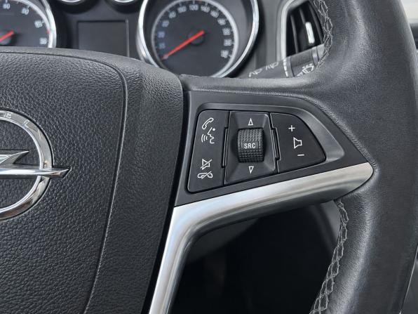 Opel Astra J с пробегом 2011 года, цена 609 000 рублей, 224103 км, хэтчбек, Автокод Объявления
