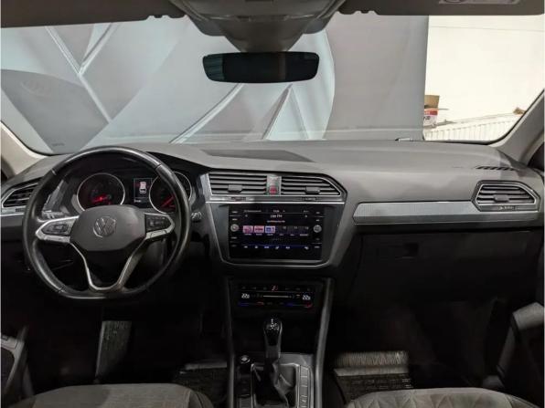 Volkswagen Tiguan II Рестайлинг с пробегом 2021 года, цена 2 420 000 рублей, 221426 км, внедорожник, Автокод Объявления