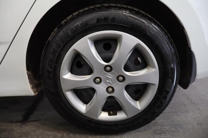 Hyundai Solaris I с пробегом 2012 года, цена 589 000 рублей, 206000 км, седан, Автокод Объявления