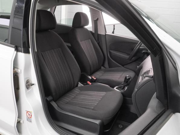 Volkswagen Polo V Рестайлинг с пробегом 2018 года, цена 1 149 000 рублей, 132552 км, седан, Автокод Объявления