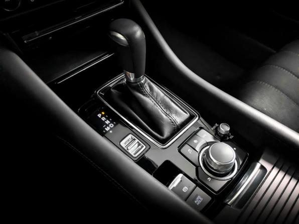 Mazda 6 III (GJ) Рестайлинг 2 с пробегом 2019 года, цена 2 290 000 рублей, 78111 км, седан, Автокод Объявления