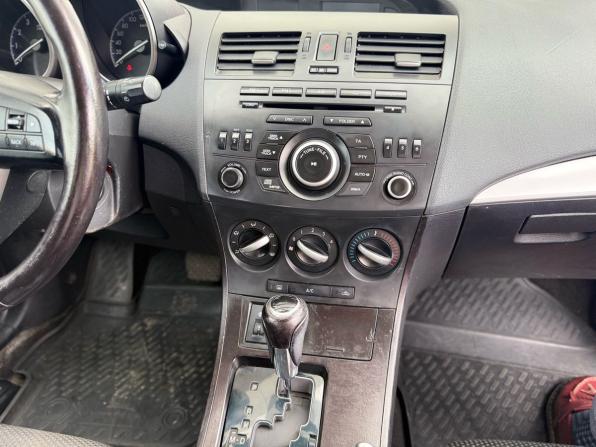 Mazda 3 II (BL) Рестайлинг с пробегом 2012 года, цена 829 000 рублей, 175983 км, хэтчбек, Автокод Объявления