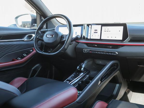 Geely Coolray I Рестайлинг с пробегом 2023 года, цена 2 049 000 рублей, 37746 км, внедорожник, Автокод Объявления