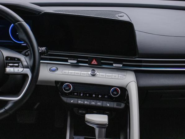 Hyundai Elantra VII (CN7) с пробегом 2022 года, цена 2 530 000 рублей, 27841 км, седан, Автокод Объявления