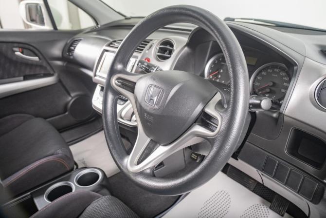 Honda Stream II Рестайлинг с пробегом 2011 года, цена 1 199 000 рублей, 112000 км, компактвэн, Автокод Объявления