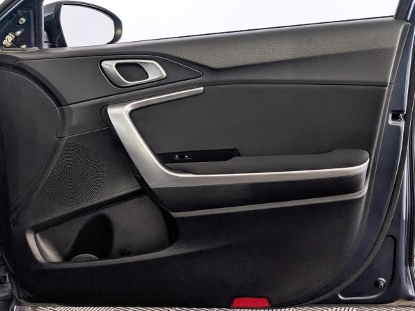 Kia Ceed III с пробегом 2020 года, цена 1 630 000 рублей, 116526 км, универсал, Автокод Объявления